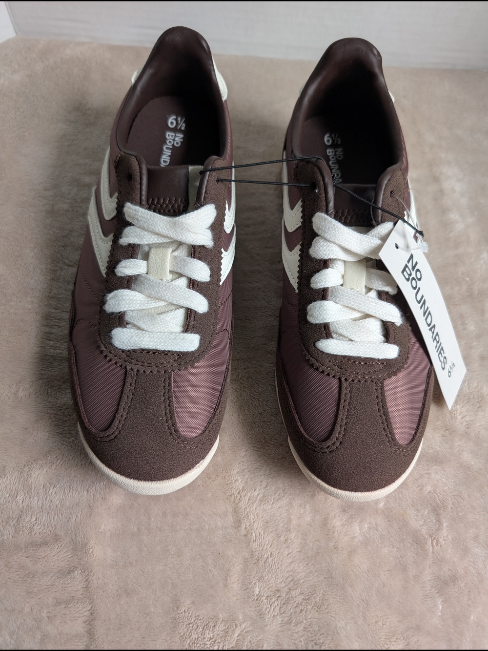 No Boundaries Women's Retro Lace-Up Sneakers Size 9.5